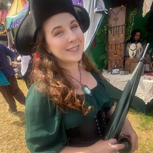 Meet your Posher, Nadia